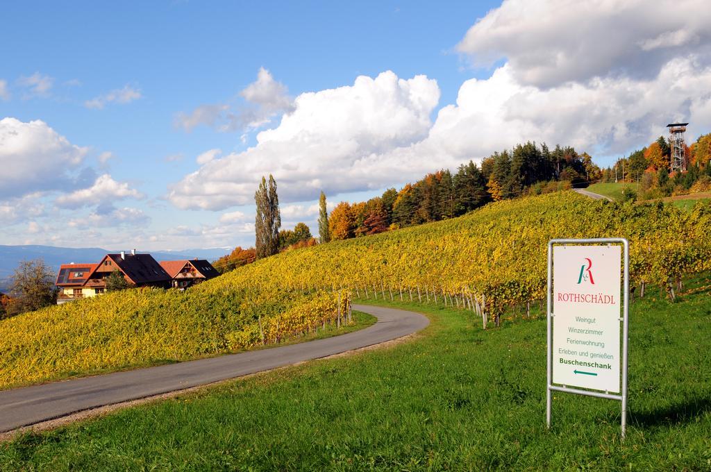 Weingut Winzerzimmer Rothschaedl Leutschach Exteriör bild