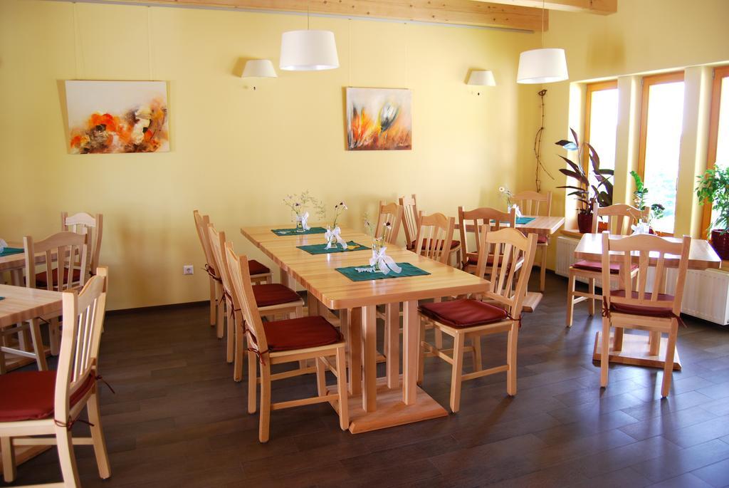 Weingut Winzerzimmer Rothschaedl Leutschach Exteriör bild